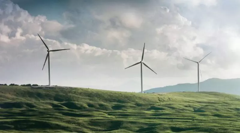 Öko-Strom drei Windräder auf einen Hügel