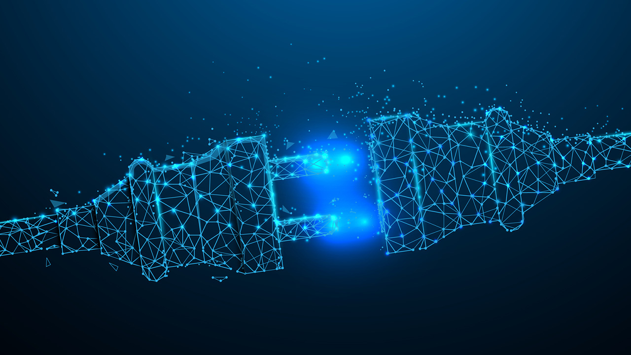 Digitaler Stromstecker vor blauem Hintergrund