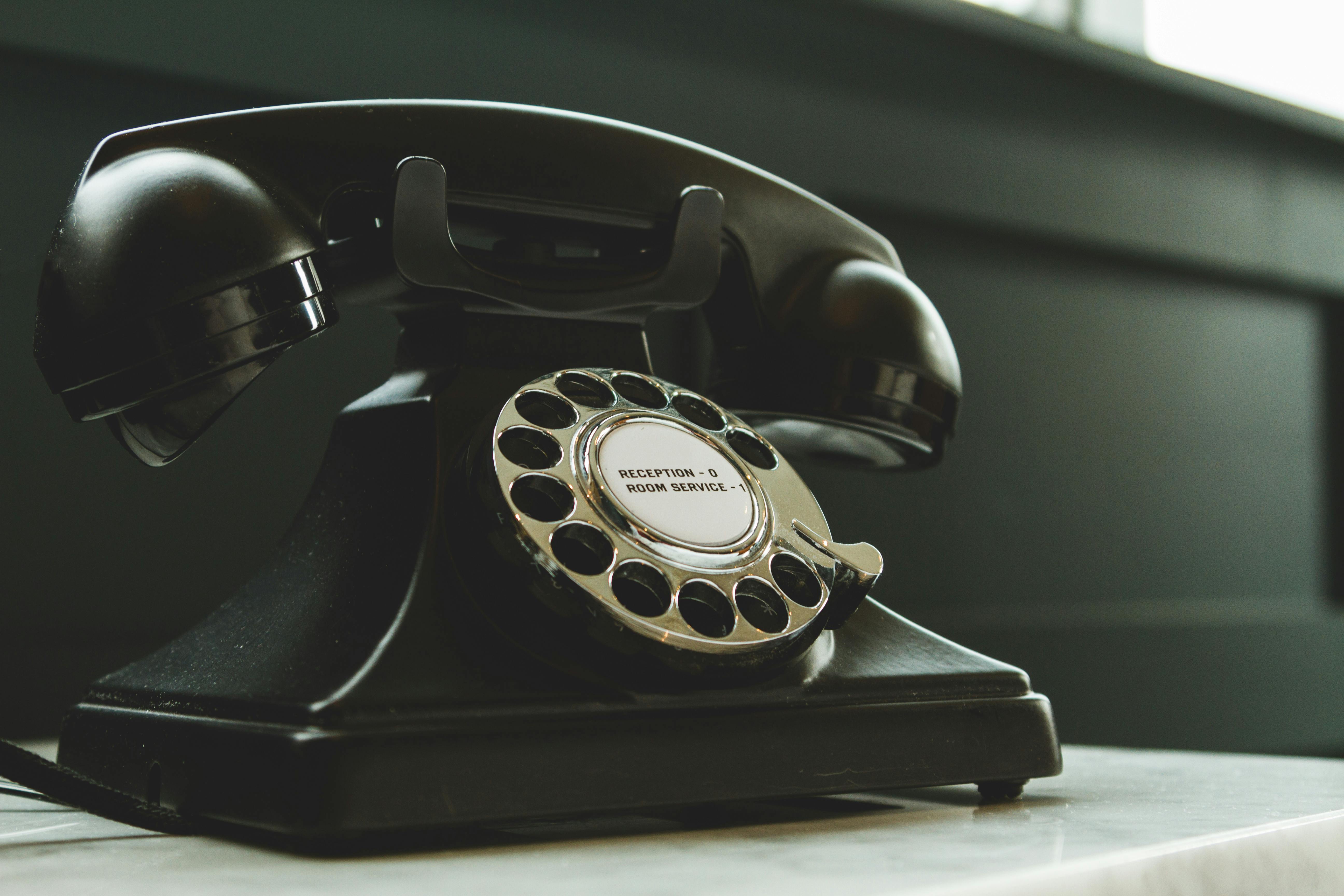 STARFACE Produkte Telefon in schwarz als Symbol für Starface